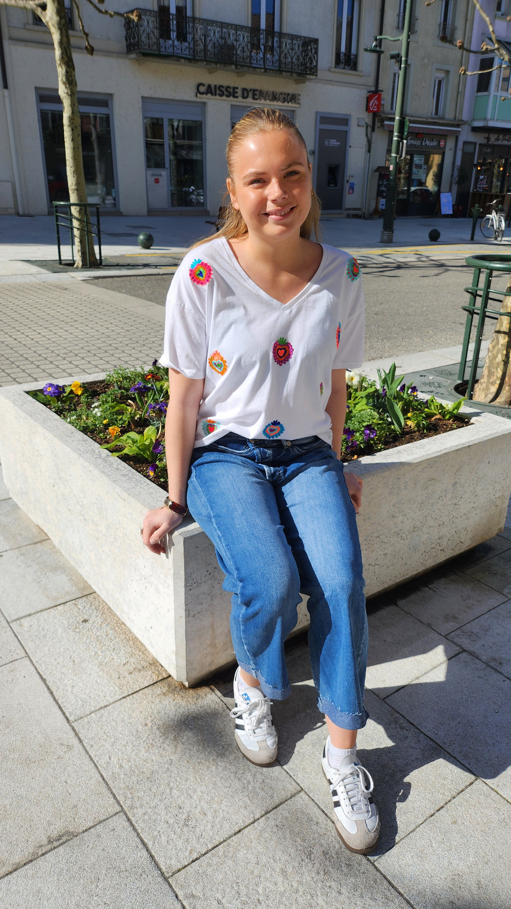 T-shirt blanc brodé coeurs