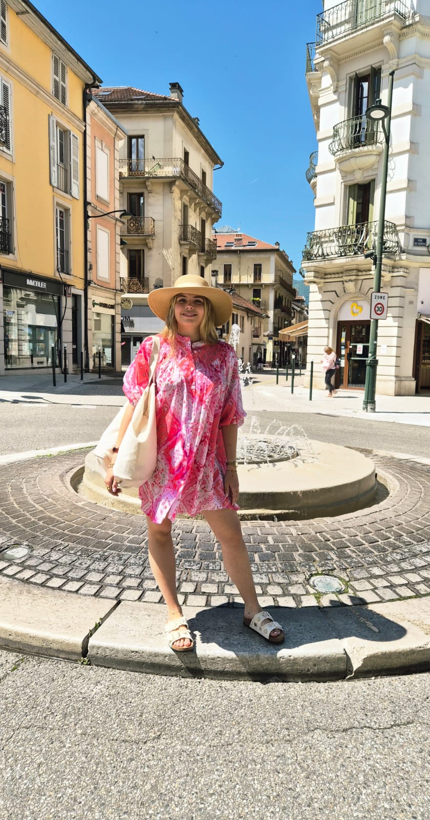 Robe aux imprimés roses éclatants