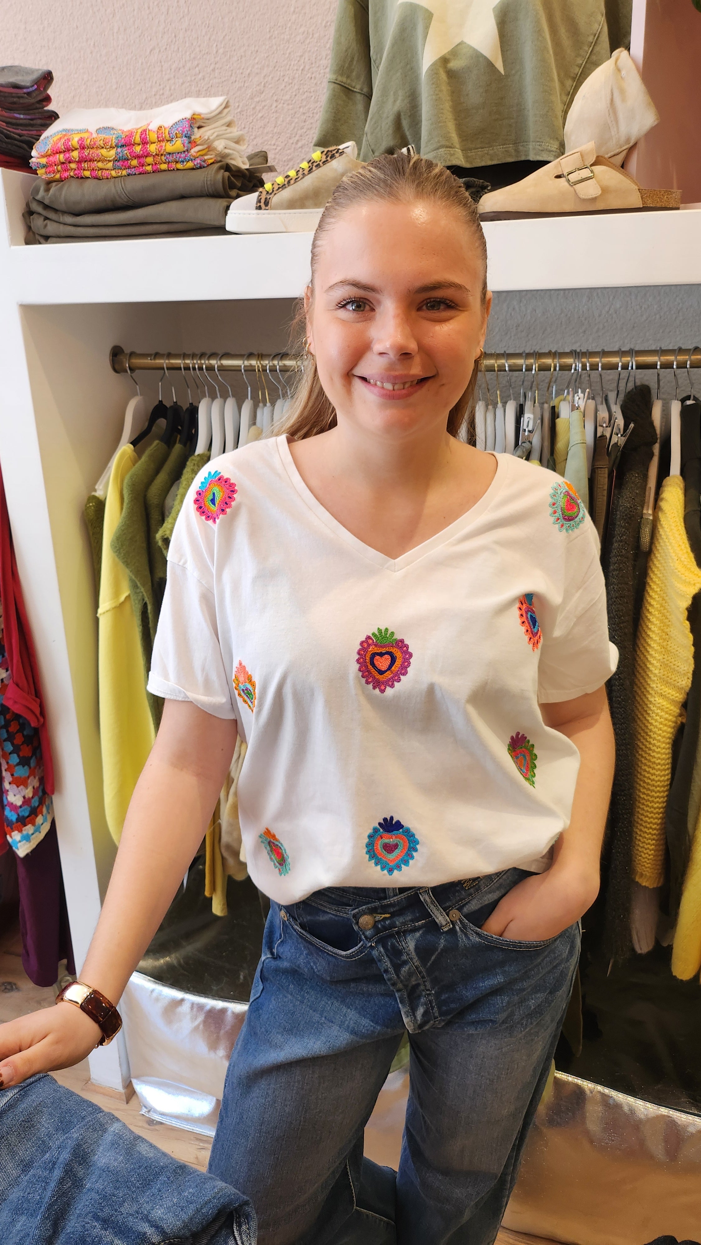 T-shirt blanc brodé coeurs